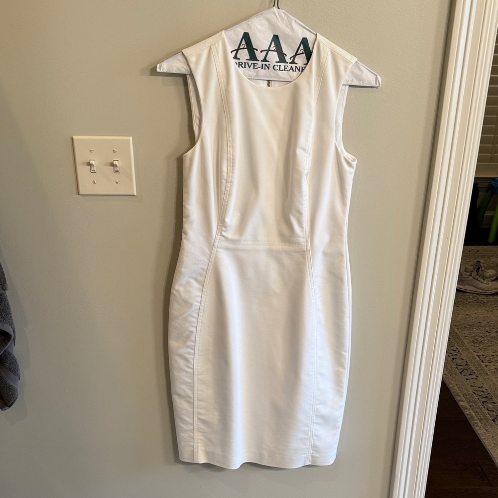 Elegant White Sleeveless Dress